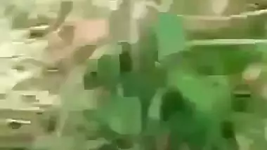 Guy fucks his 18-year-old GF’s pussy in Indian outdoor sex