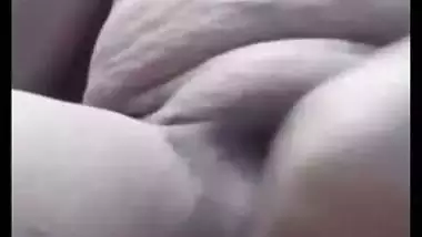 Chubby Bengali bhabhi fingering nude on video call