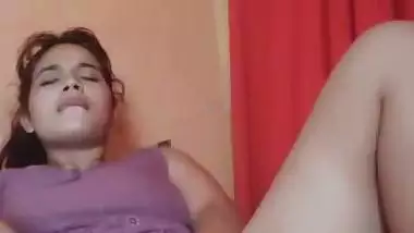 Indian nude girl from Mumbai fingers her pussy and moans