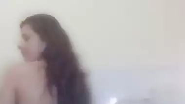 Cute nude desi teen from Kashmir