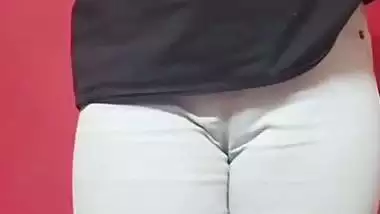 Young bhabhi pussy rubbing and fingering viral nude