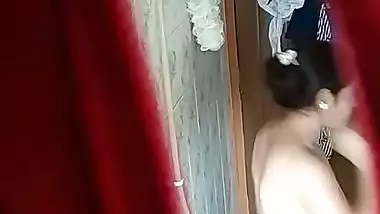 Desi Girl Bathing Video