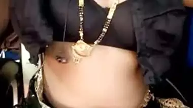 Cam bhabhi in saree plays with boobs and wet pussy