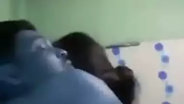 Skinny Desi girl lets boyfriend make MMS video during XXX coupling